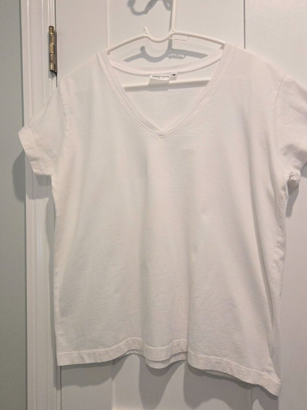 Prairie Cotton White 100% Cotton SS V-neck top sz M (runs large, plz read)